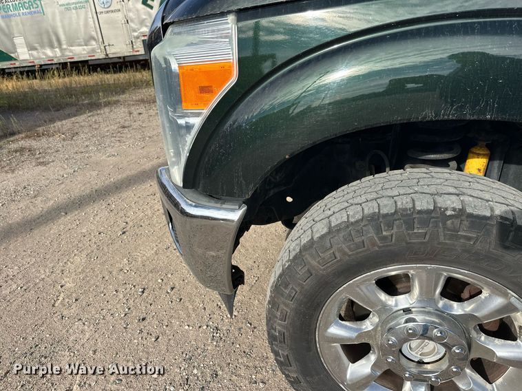 image for item DW4269 2015 Ford F350 Super Duty Crew Cab pickup truck