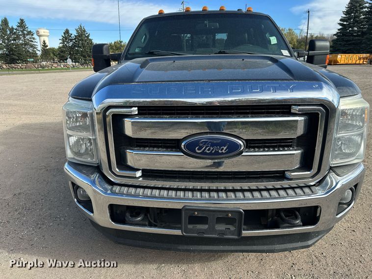 image for item DW4269 2015 Ford F350 Super Duty Crew Cab pickup truck