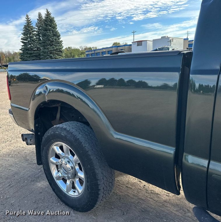 image for item DW4269 2015 Ford F350 Super Duty Crew Cab pickup truck