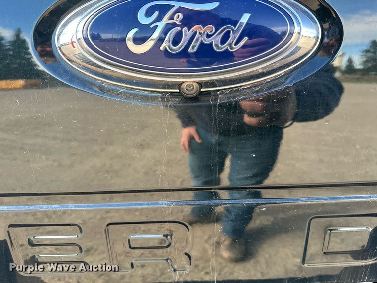 image for item DW4269 2015 Ford F350 Super Duty Crew Cab pickup truck