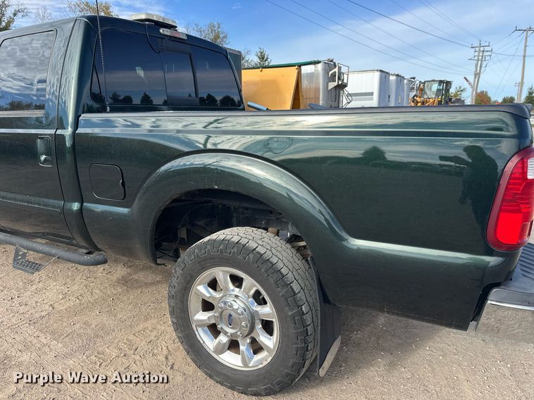 image for item DW4269 2015 Ford F350 Super Duty Crew Cab pickup truck
