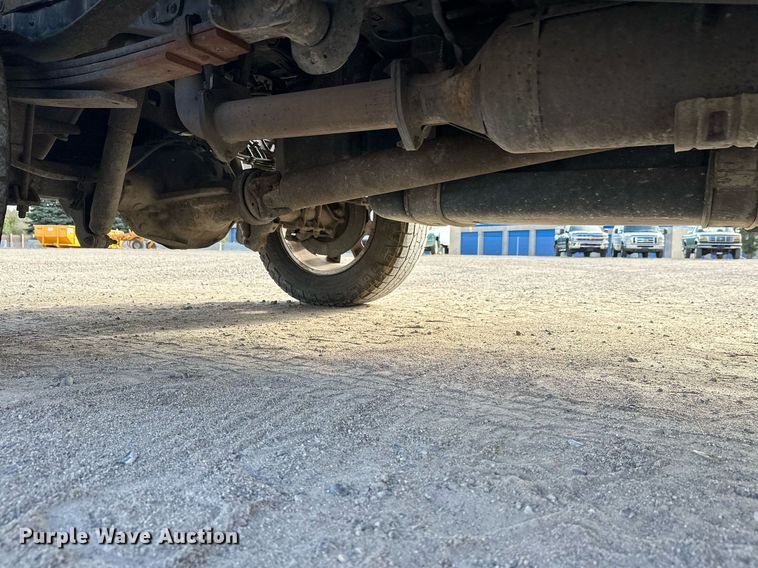 image for item DW4269 2015 Ford F350 Super Duty Crew Cab pickup truck