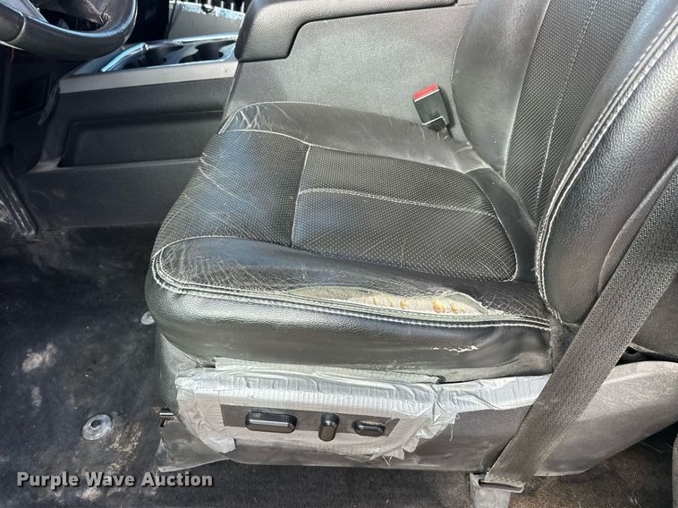 image for item DW4269 2015 Ford F350 Super Duty Crew Cab pickup truck