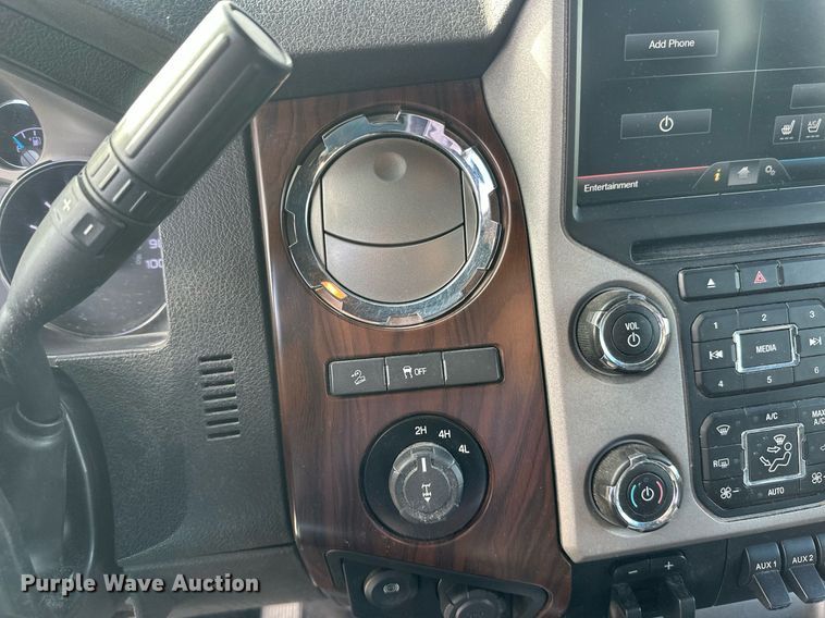 image for item DW4269 2015 Ford F350 Super Duty Crew Cab pickup truck