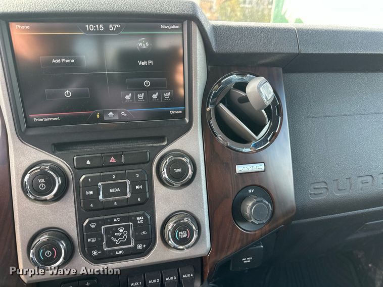 image for item DW4269 2015 Ford F350 Super Duty Crew Cab pickup truck