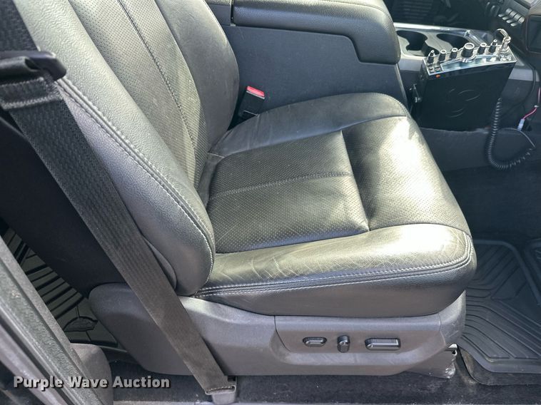 image for item DW4269 2015 Ford F350 Super Duty Crew Cab pickup truck