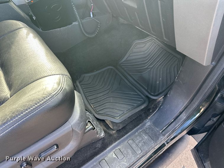 image for item DW4269 2015 Ford F350 Super Duty Crew Cab pickup truck