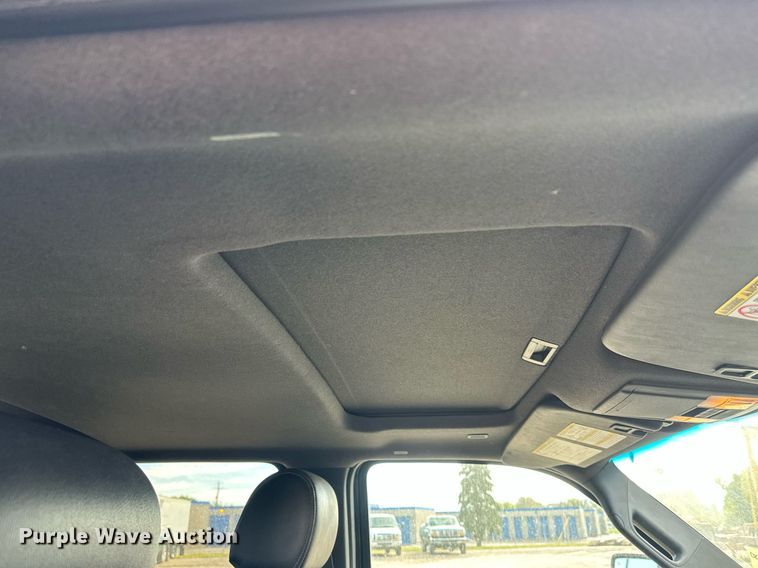 image for item DW4269 2015 Ford F350 Super Duty Crew Cab pickup truck