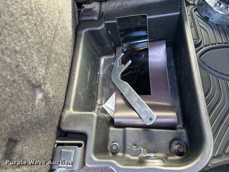 image for item DW4269 2015 Ford F350 Super Duty Crew Cab pickup truck