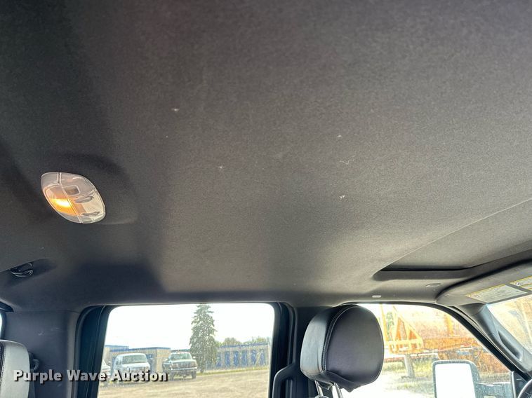 image for item DW4269 2015 Ford F350 Super Duty Crew Cab pickup truck