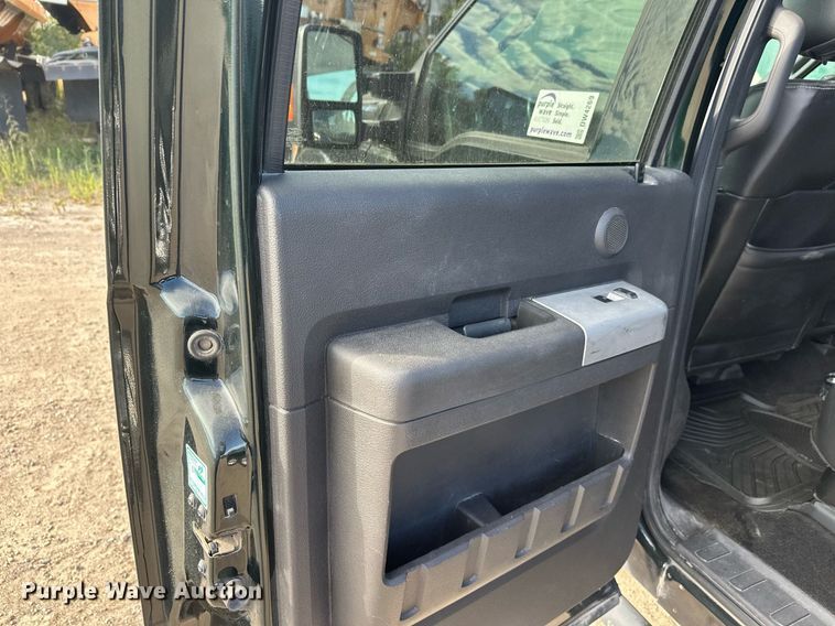 image for item DW4269 2015 Ford F350 Super Duty Crew Cab pickup truck