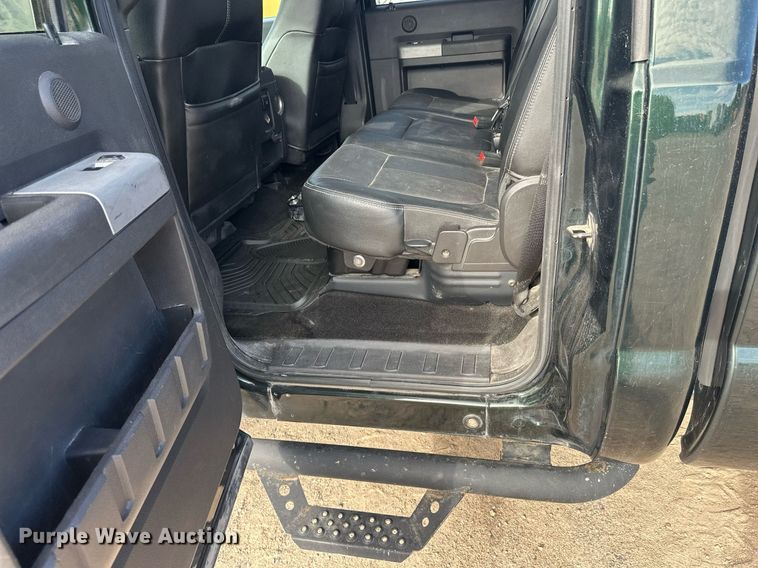 image for item DW4269 2015 Ford F350 Super Duty Crew Cab pickup truck