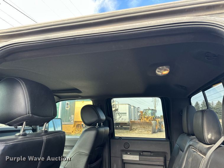 image for item DW4269 2015 Ford F350 Super Duty Crew Cab pickup truck