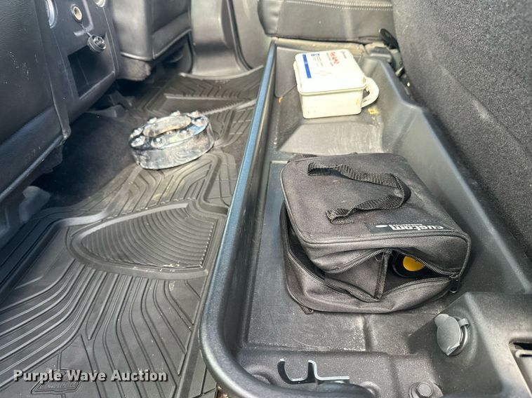 image for item DW4269 2015 Ford F350 Super Duty Crew Cab pickup truck