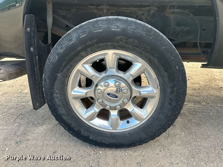 image for item DW4269 2015 Ford F350 Super Duty Crew Cab pickup truck