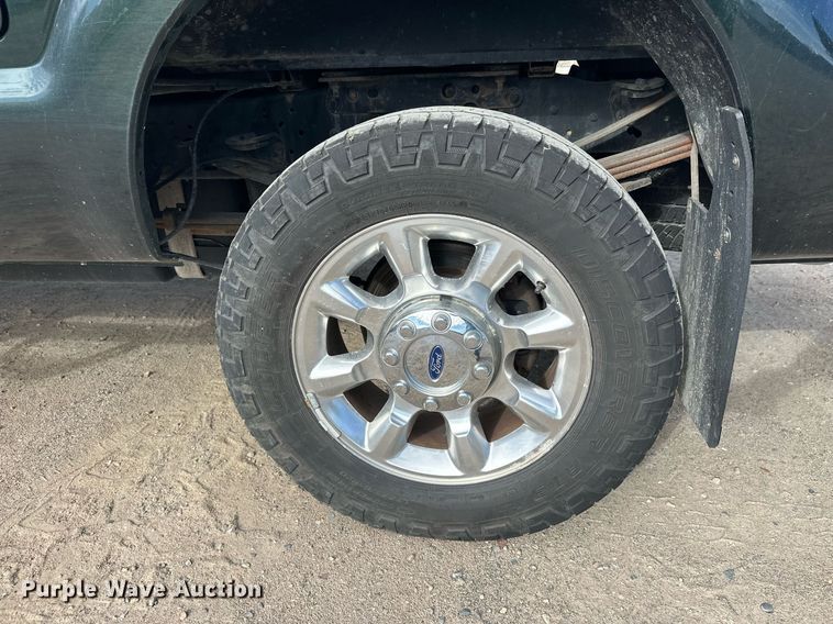 image for item DW4269 2015 Ford F350 Super Duty Crew Cab pickup truck