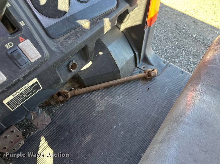 image for item DW4304 2001 Kubota RTV900 utility vehicle