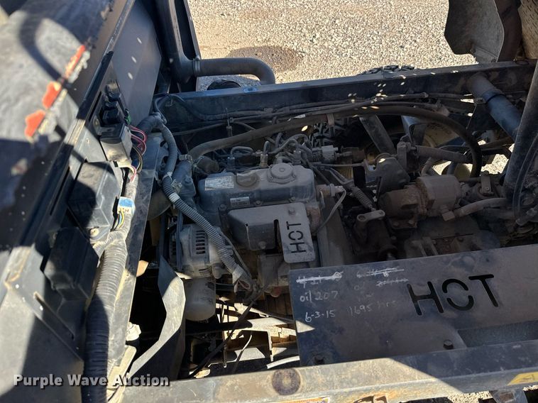 image for item DW4304 2001 Kubota RTV900 utility vehicle