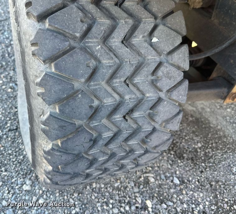 image for item DW4304 2001 Kubota RTV900 utility vehicle