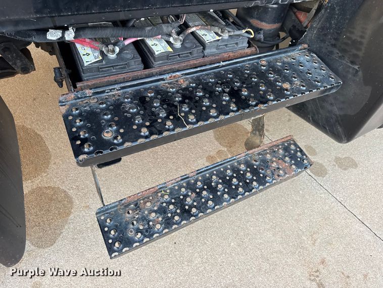 image for item DW6646 2015 International PC505 shuttle bus