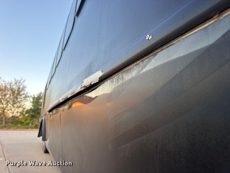 image for item DW6646 2015 International PC505 shuttle bus