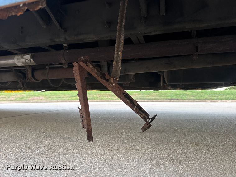 image for item DW6646 2015 International PC505 shuttle bus