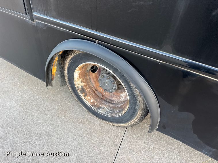 image for item DW6646 2015 International PC505 shuttle bus