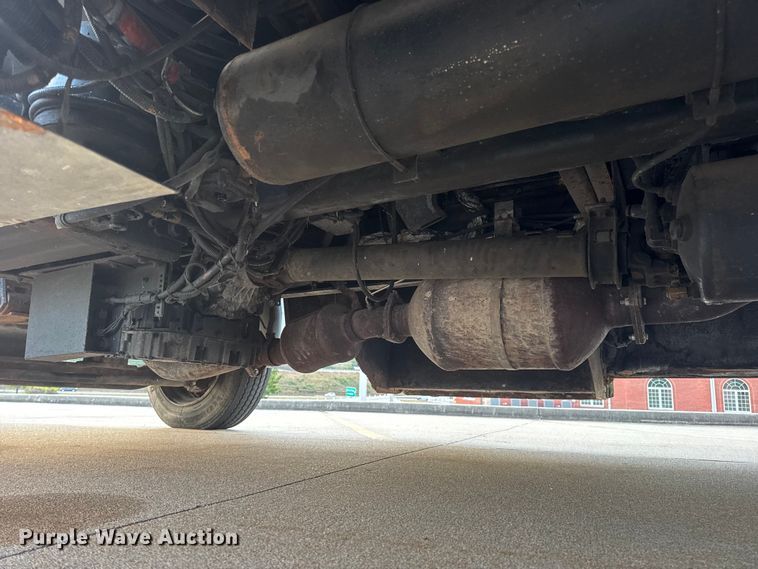 image for item DW6646 2015 International PC505 shuttle bus