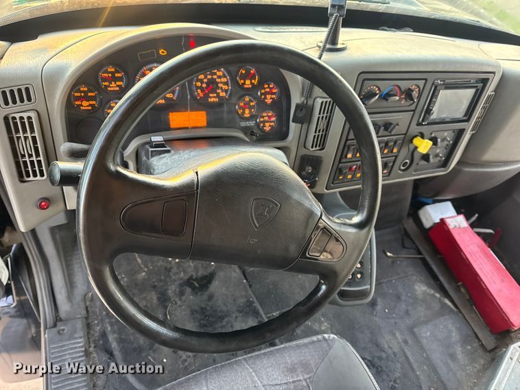 image for item DW6646 2015 International PC505 shuttle bus