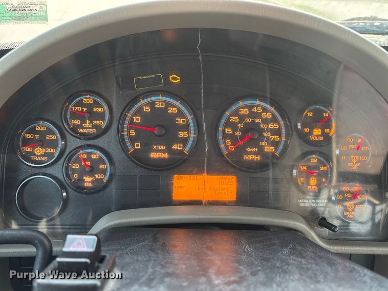 image for item DW6646 2015 International PC505 shuttle bus