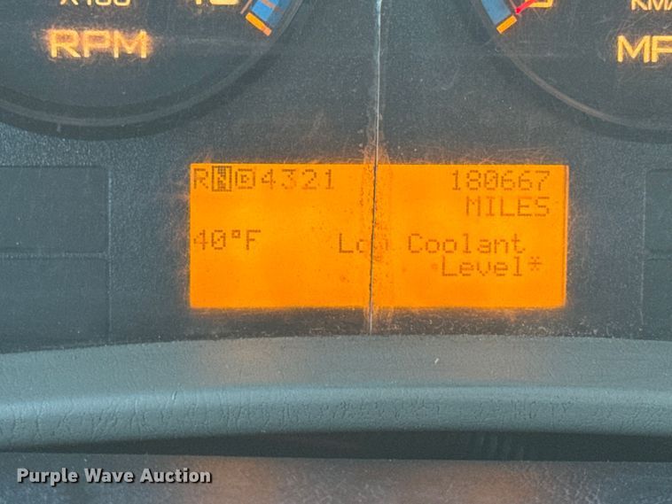 image for item DW6646 2015 International PC505 shuttle bus