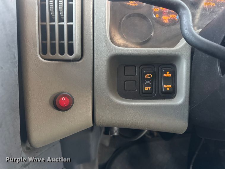 image for item DW6646 2015 International PC505 shuttle bus