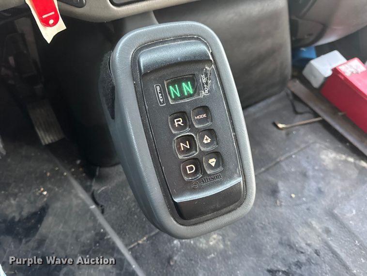 image for item DW6646 2015 International PC505 shuttle bus