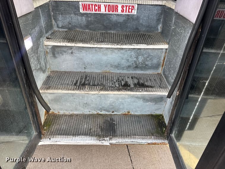 image for item DW6646 2015 International PC505 shuttle bus