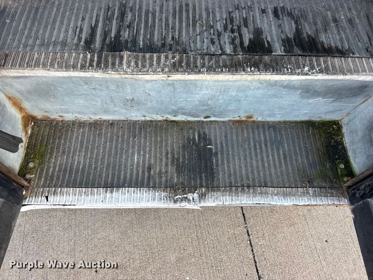 image for item DW6646 2015 International PC505 shuttle bus