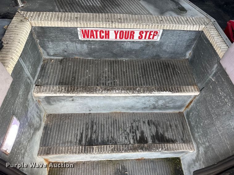 image for item DW6646 2015 International PC505 shuttle bus