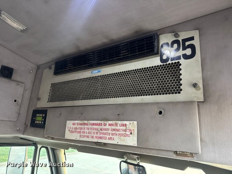 image for item DW6646 2015 International PC505 shuttle bus