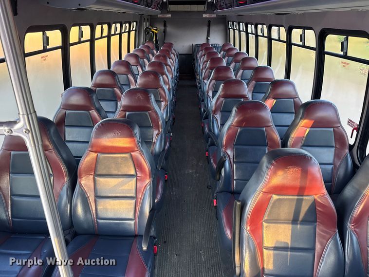 image for item DW6646 2015 International PC505 shuttle bus