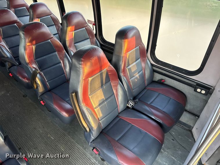 image for item DW6646 2015 International PC505 shuttle bus