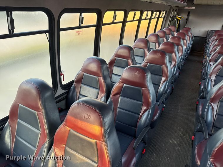 image for item DW6646 2015 International PC505 shuttle bus