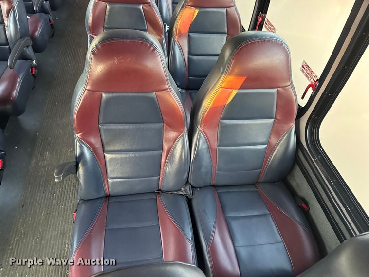 image for item DW6646 2015 International PC505 shuttle bus