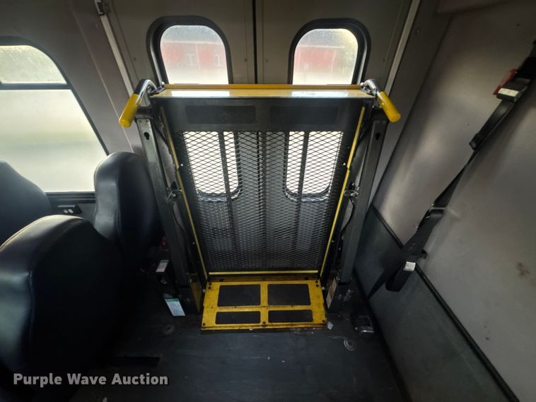 image for item DW6646 2015 International PC505 shuttle bus