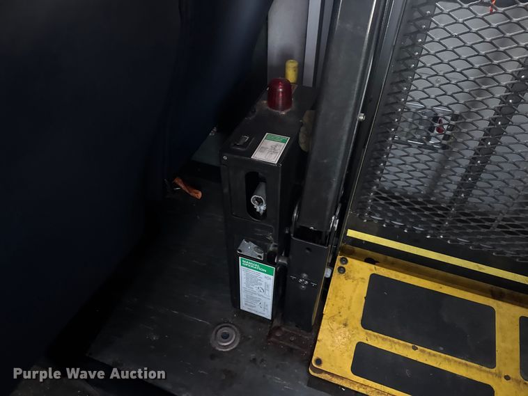 image for item DW6646 2015 International PC505 shuttle bus