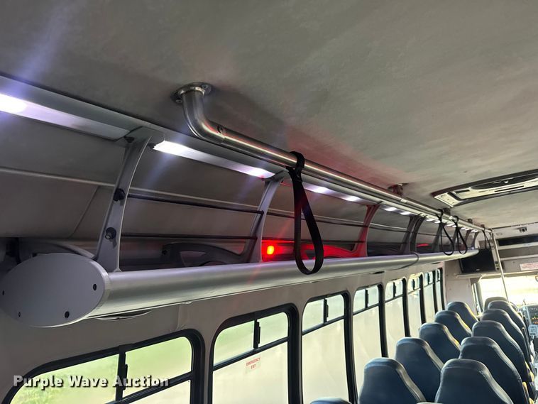 image for item DW6646 2015 International PC505 shuttle bus