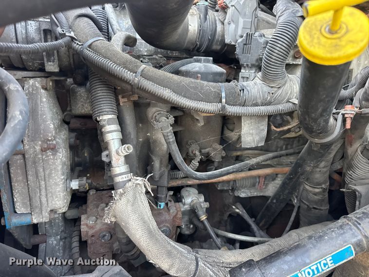 image for item DW6646 2015 International PC505 shuttle bus