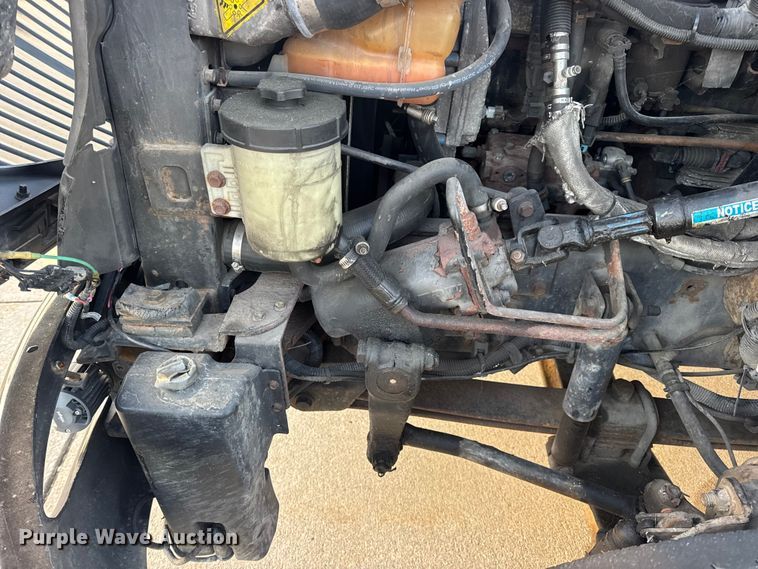 image for item DW6646 2015 International PC505 shuttle bus