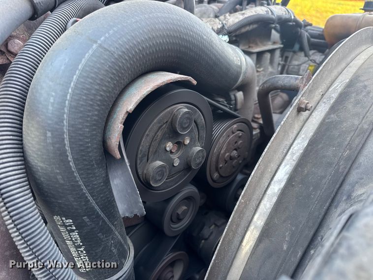 image for item DW6646 2015 International PC505 shuttle bus