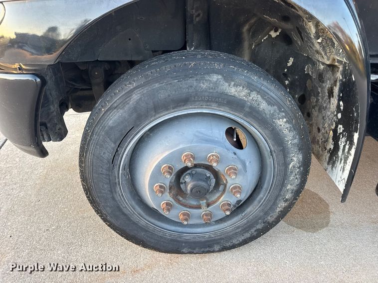 image for item DW6646 2015 International PC505 shuttle bus