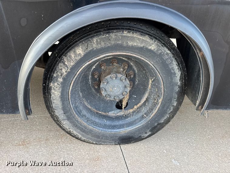 image for item DW6646 2015 International PC505 shuttle bus