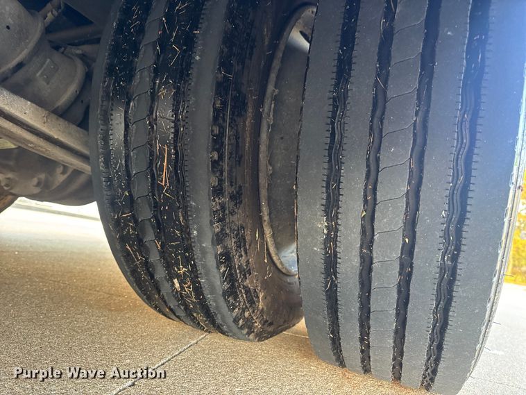 image for item DW6646 2015 International PC505 shuttle bus